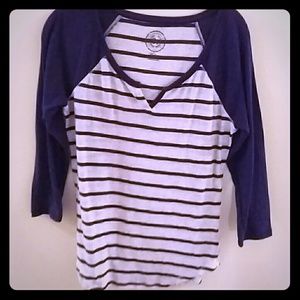 Striped, mid-length sleeve shirt